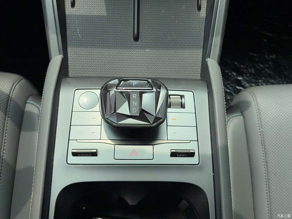 BYD Qin, 2025 10