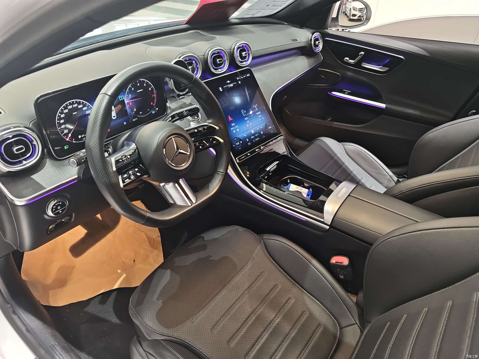 Mercedes-Benz C-Class, 2023 13