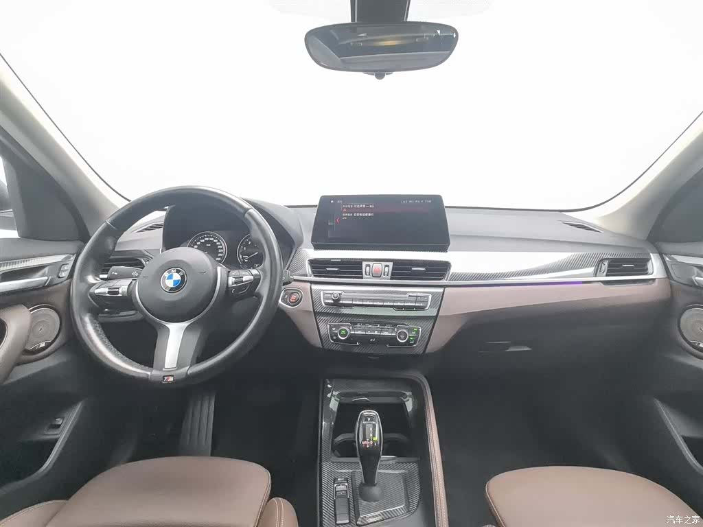 BMW X1, 2021 все фото