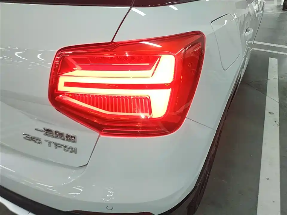 Audi Q2L