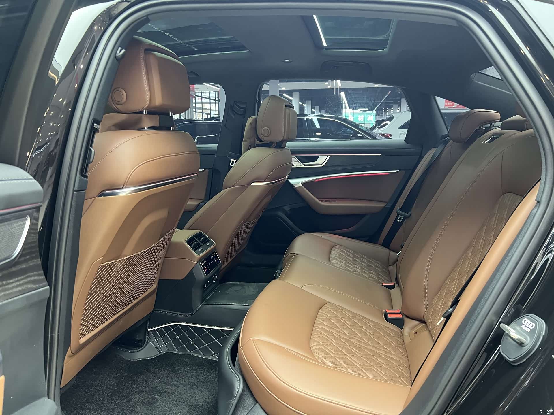 Audi A6L, 2026 4