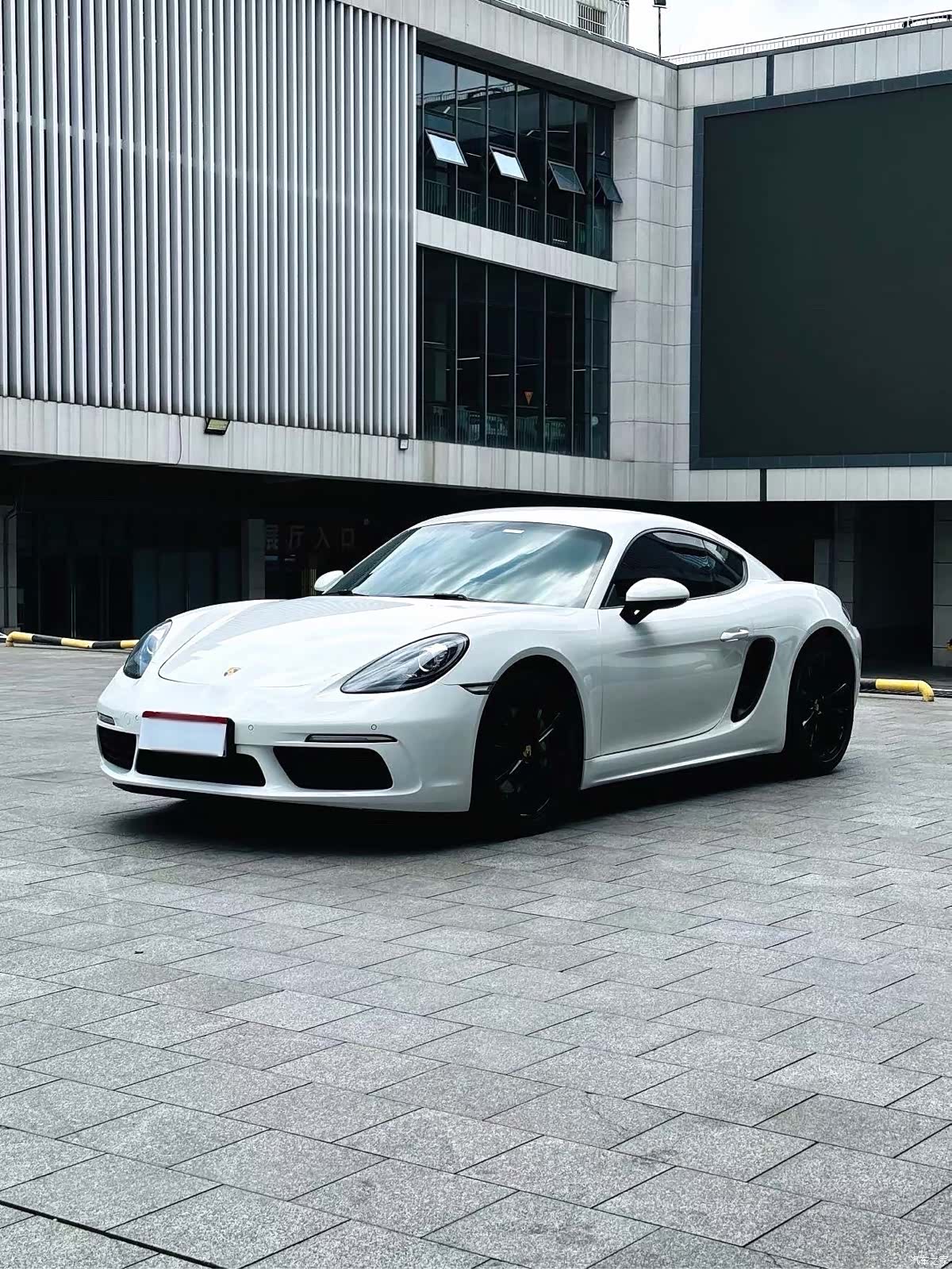 Porsche Cayman, 2018 1