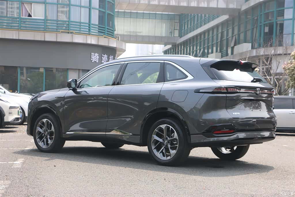 Changan CS75, 2026 6