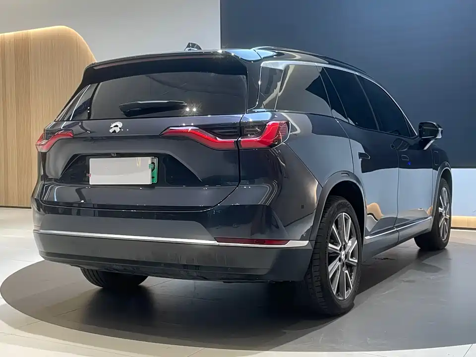 NIO ES8
