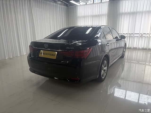 Toyota Crown, 2016 6