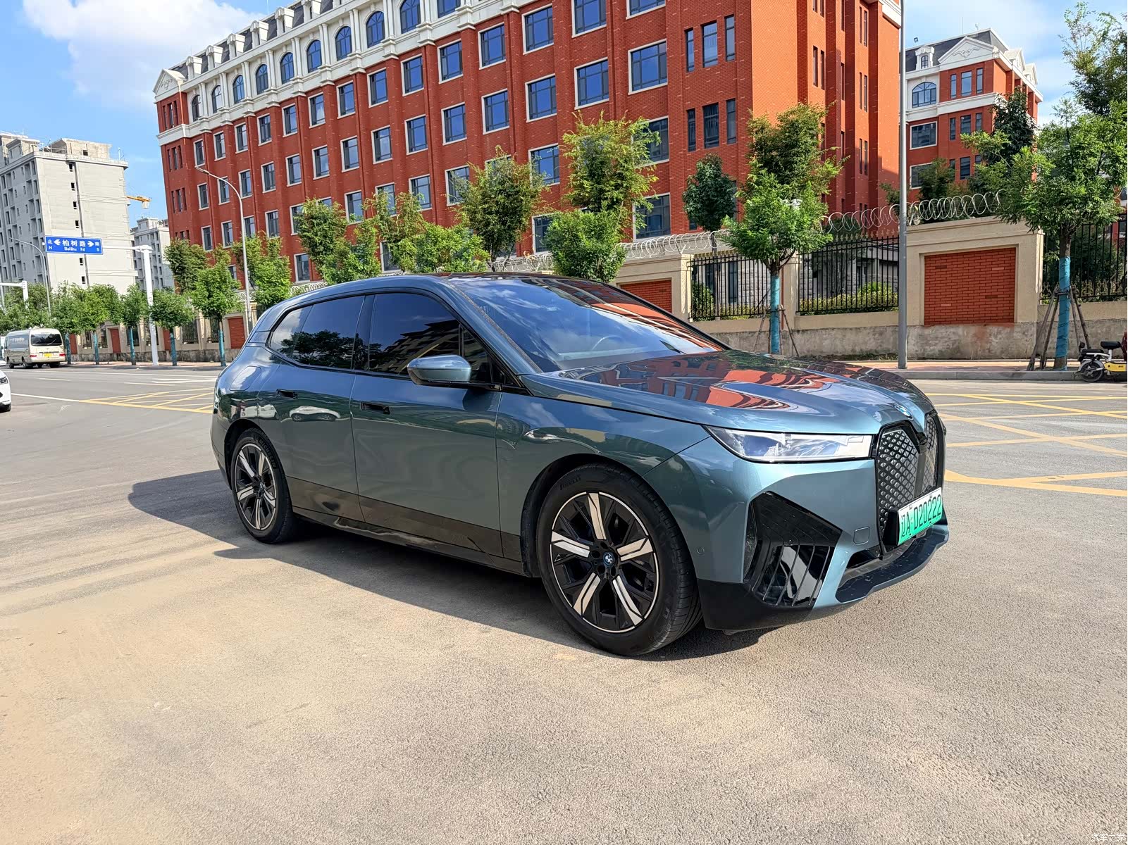BMW iX, 2023 3