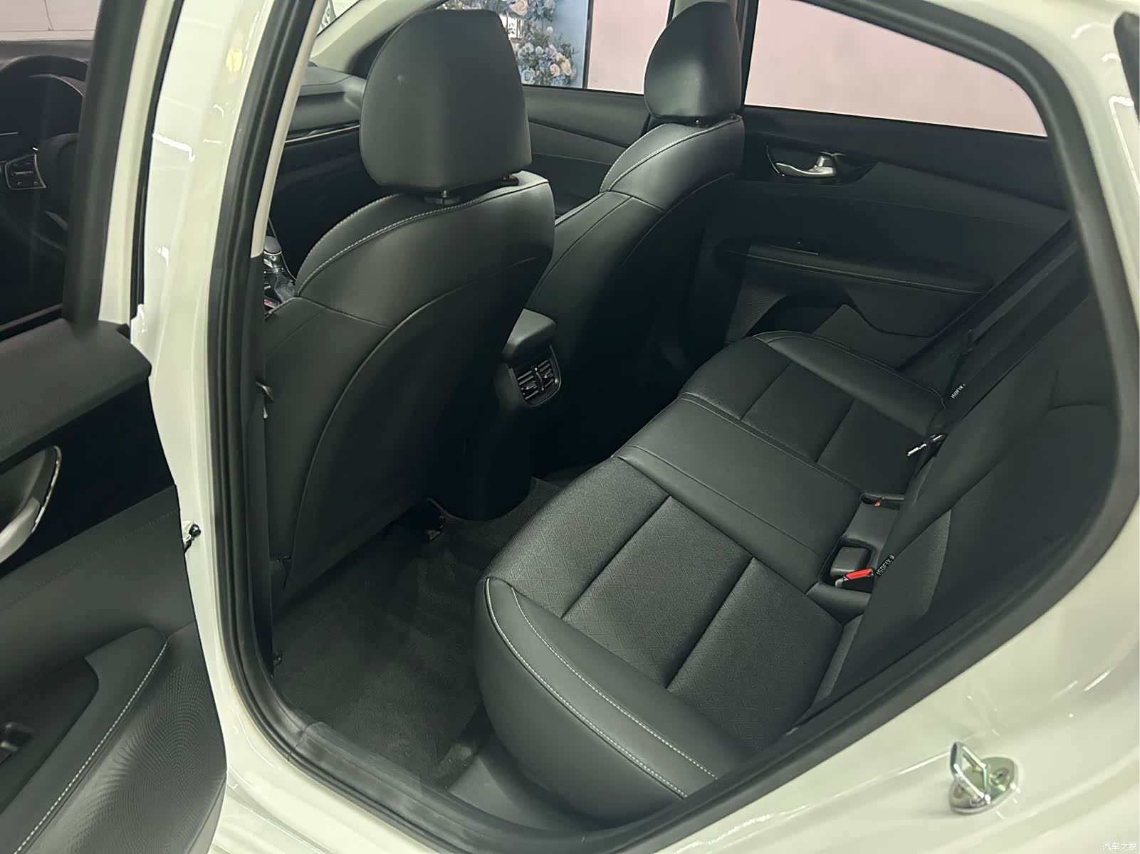 Kia K3, 2022 все фото