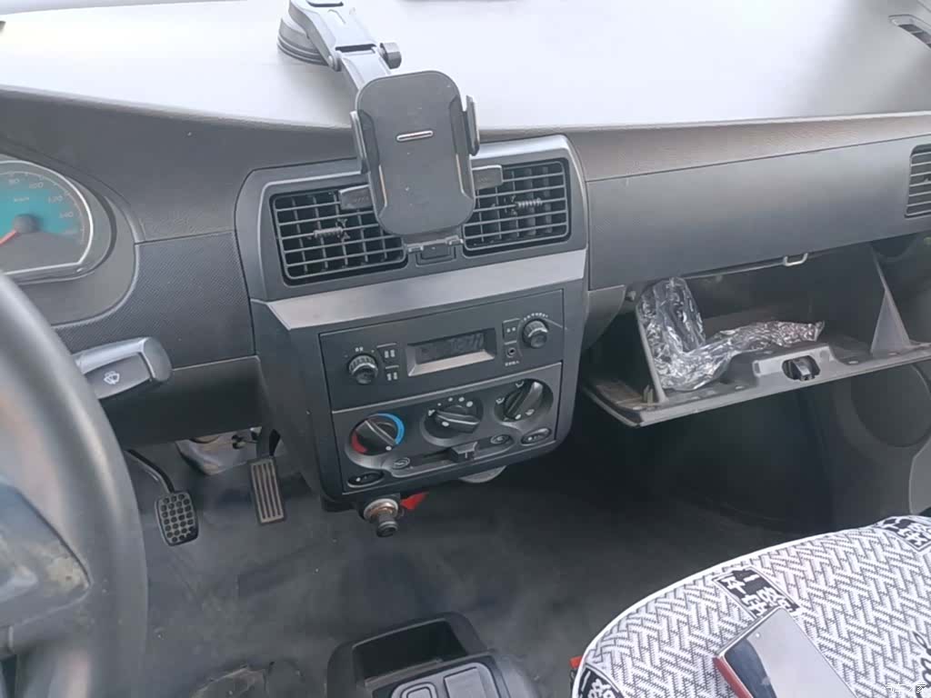 Wuling EV50, 2021 13