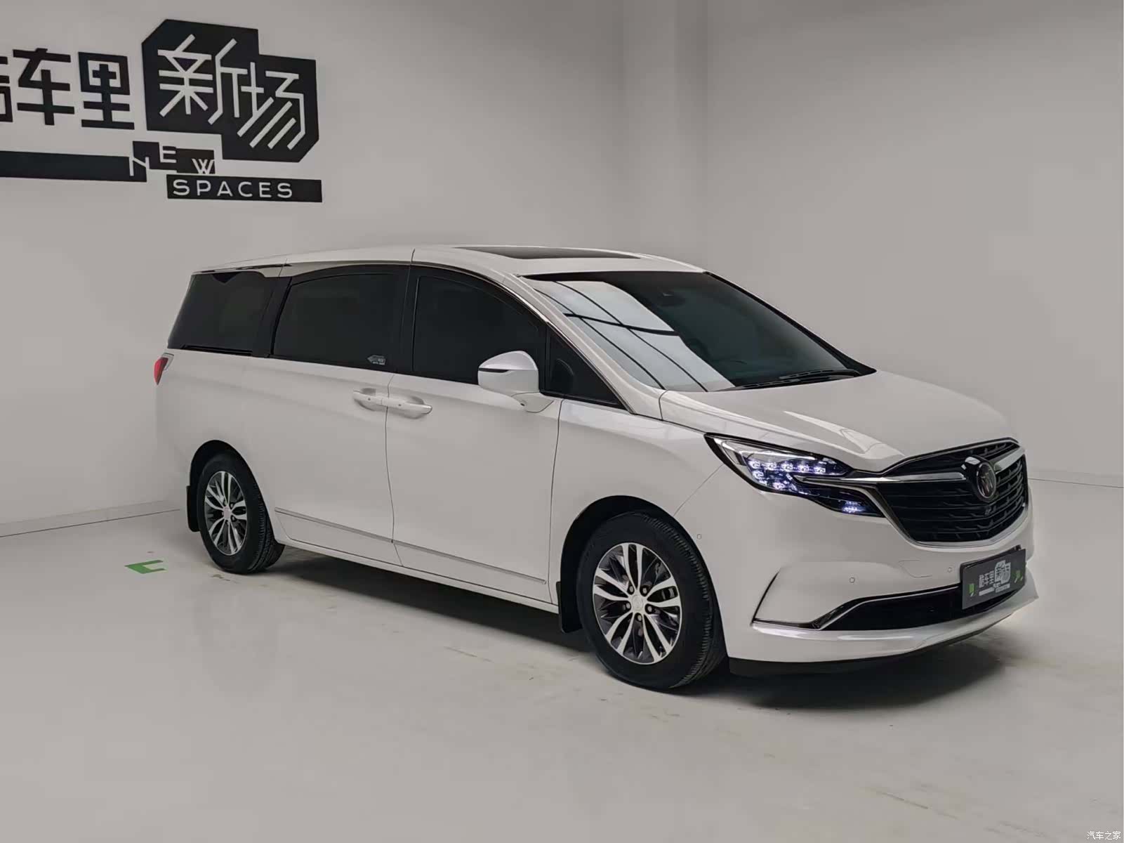 Buick GL8, 2021 3