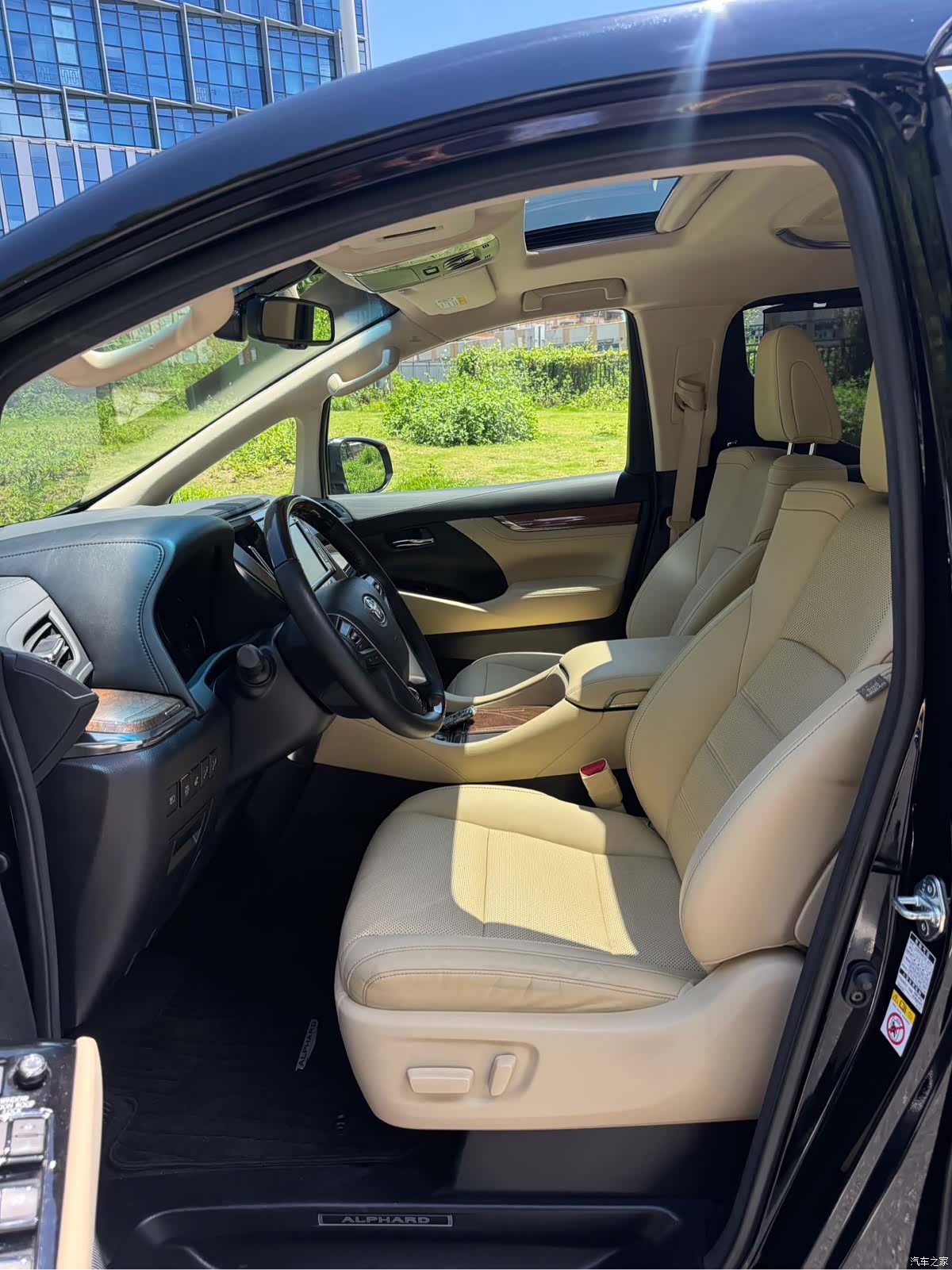 Toyota Alphard, 2018 4
