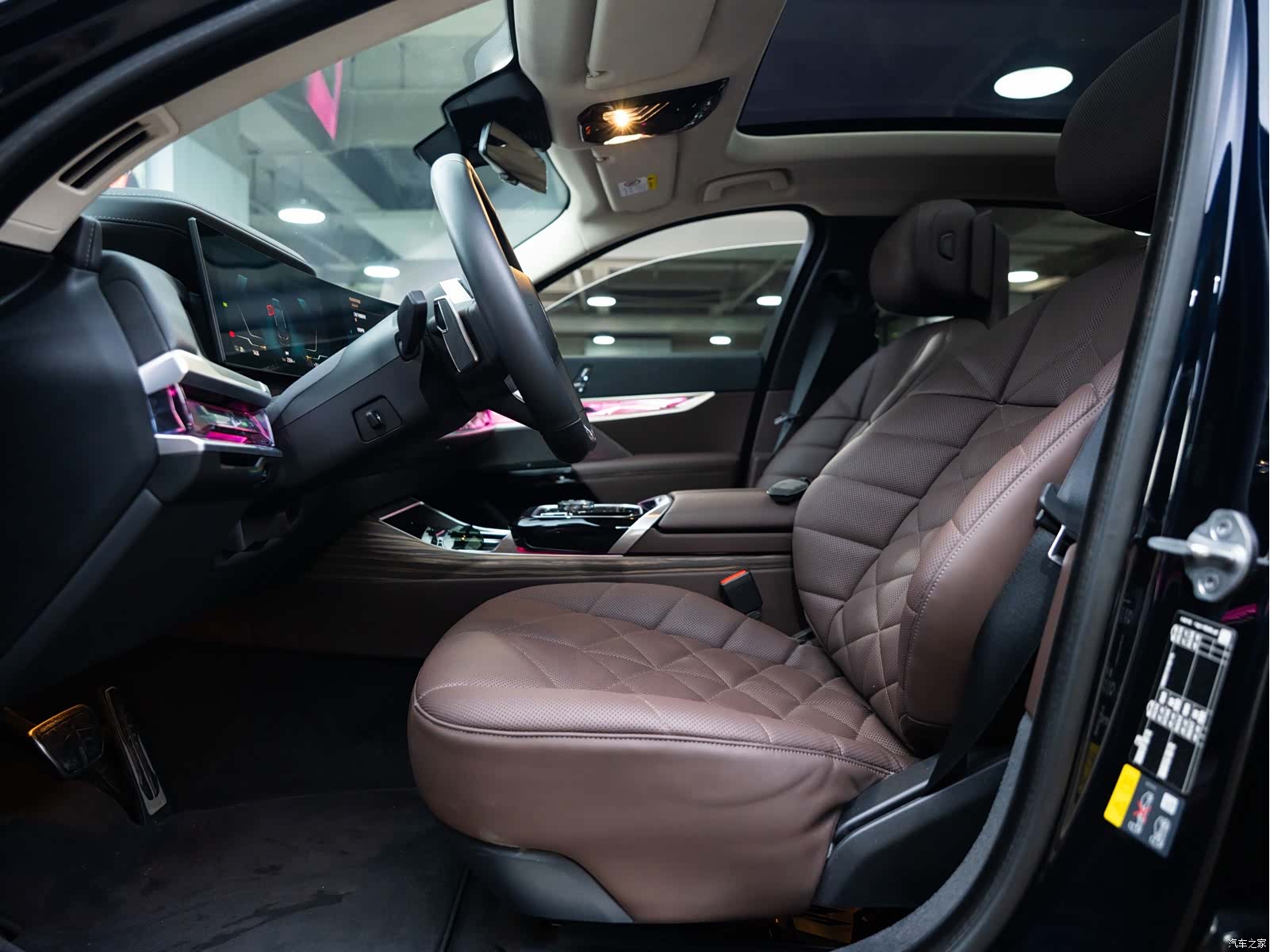BMW i7, 2024 19
