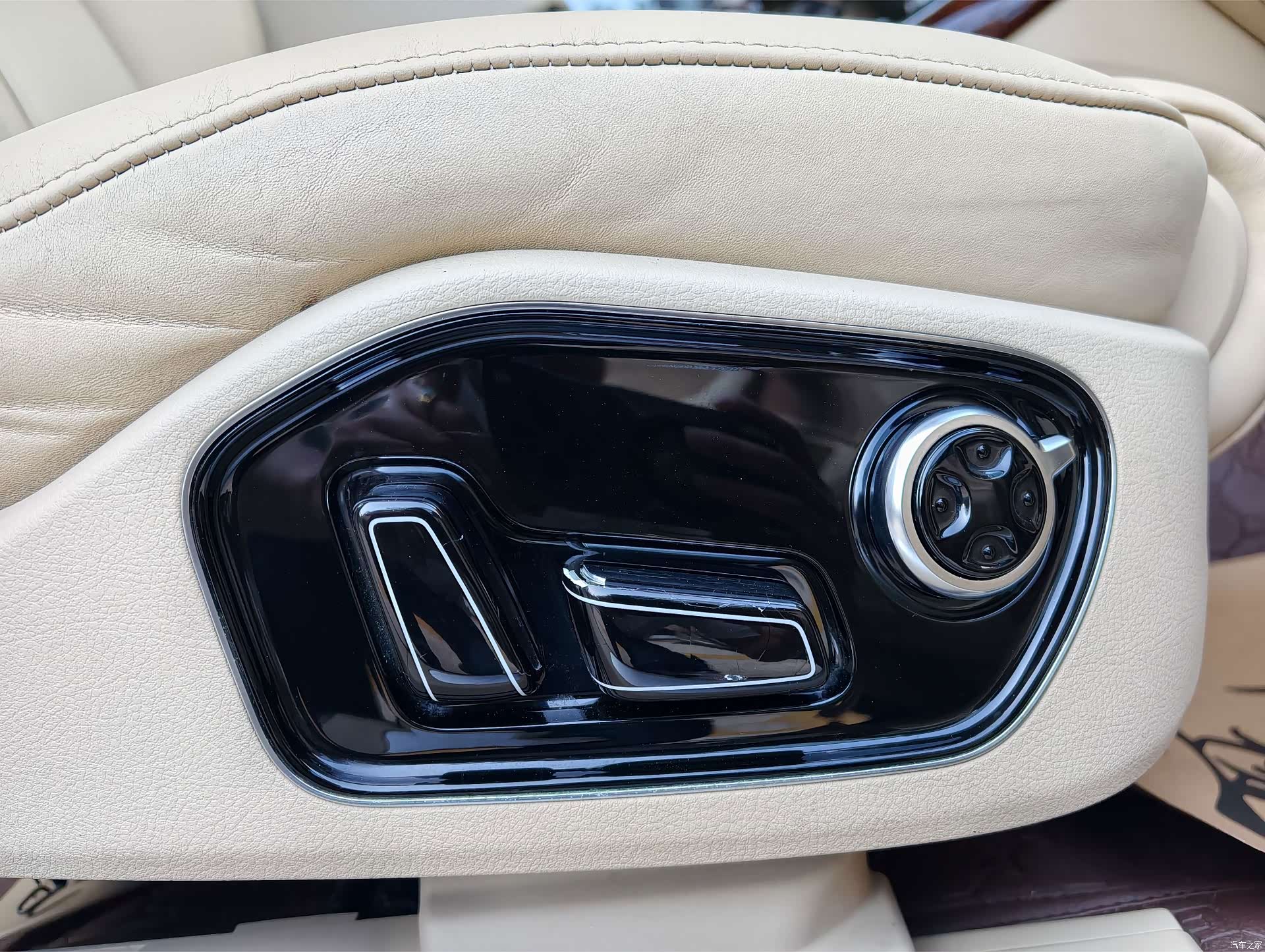 Audi A8L, 2011 13