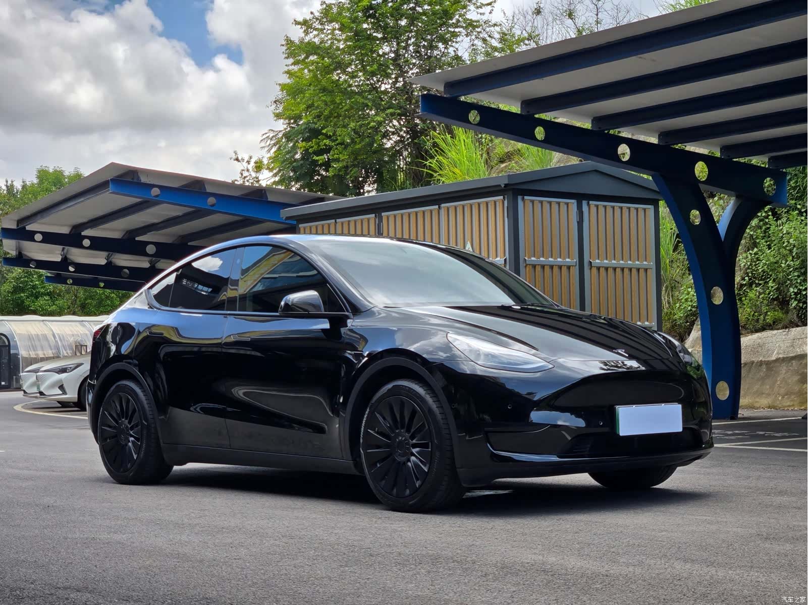 Tesla Model Y, 2022 2