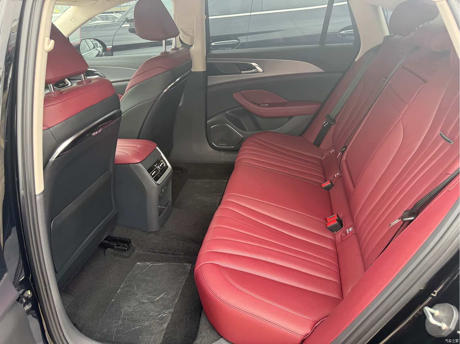 Hongqi H5, 2024 12