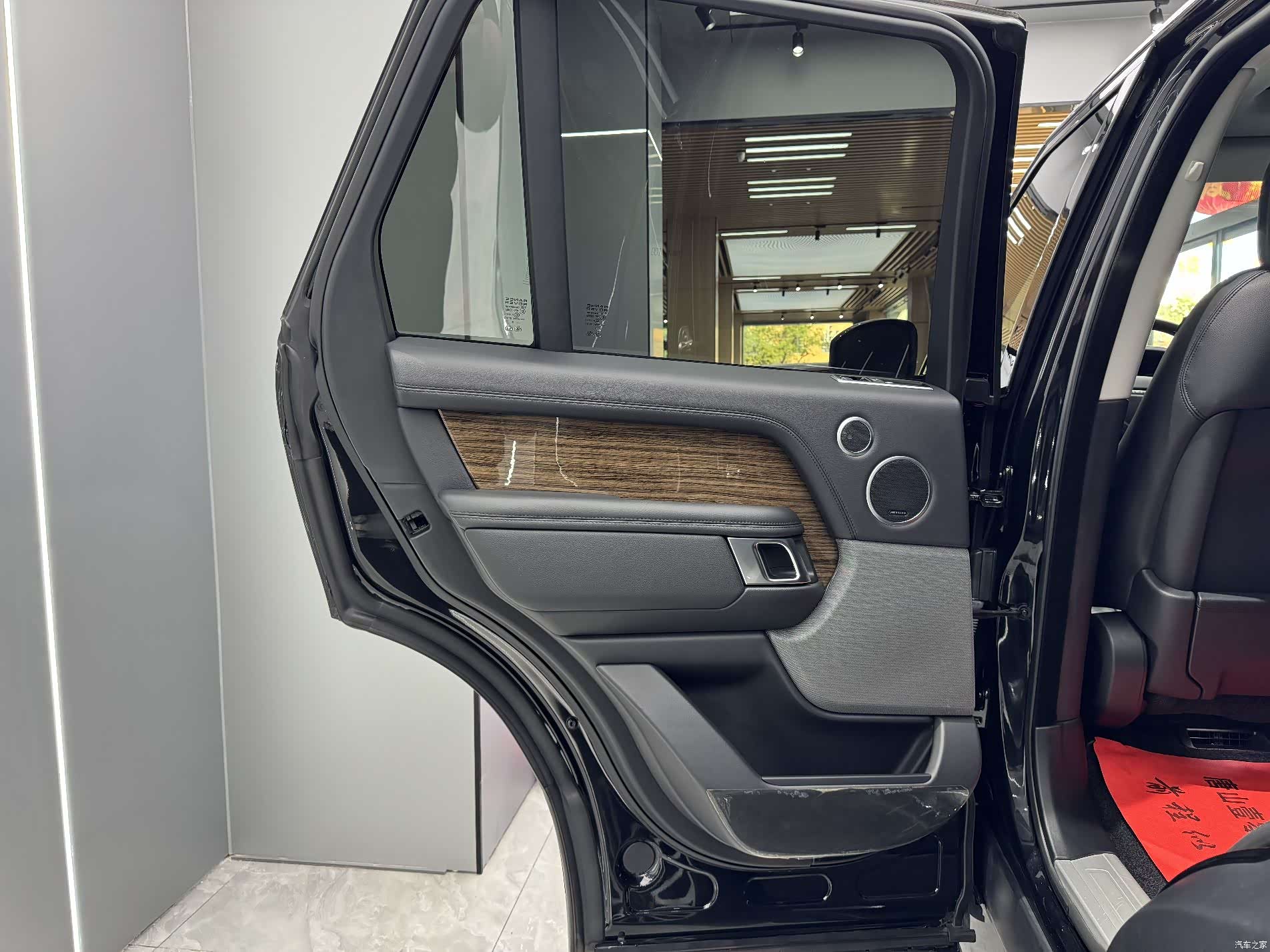 Land Rover Range Rover, 2019 28