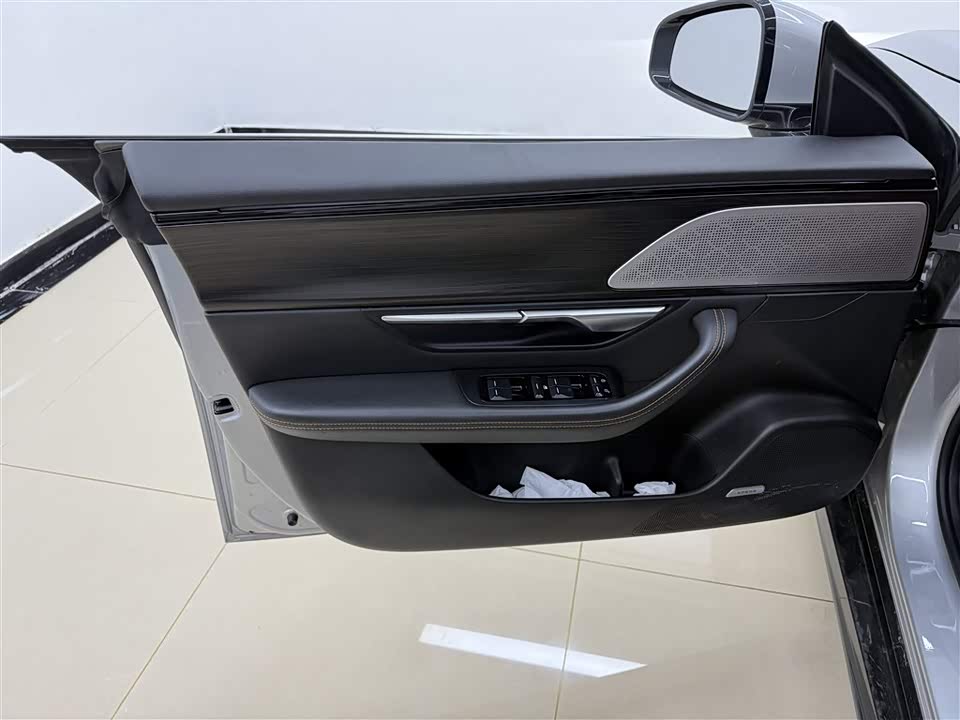 XPENG P7