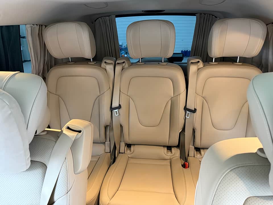 Mercedes-Benz V-class