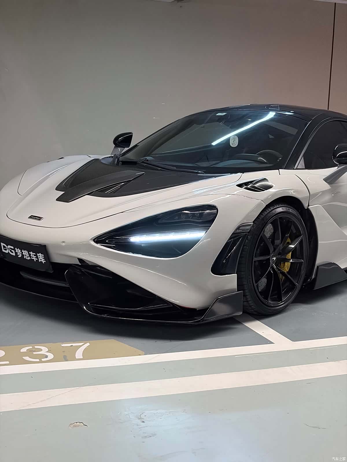 McLaren 720S, 2018 все фото