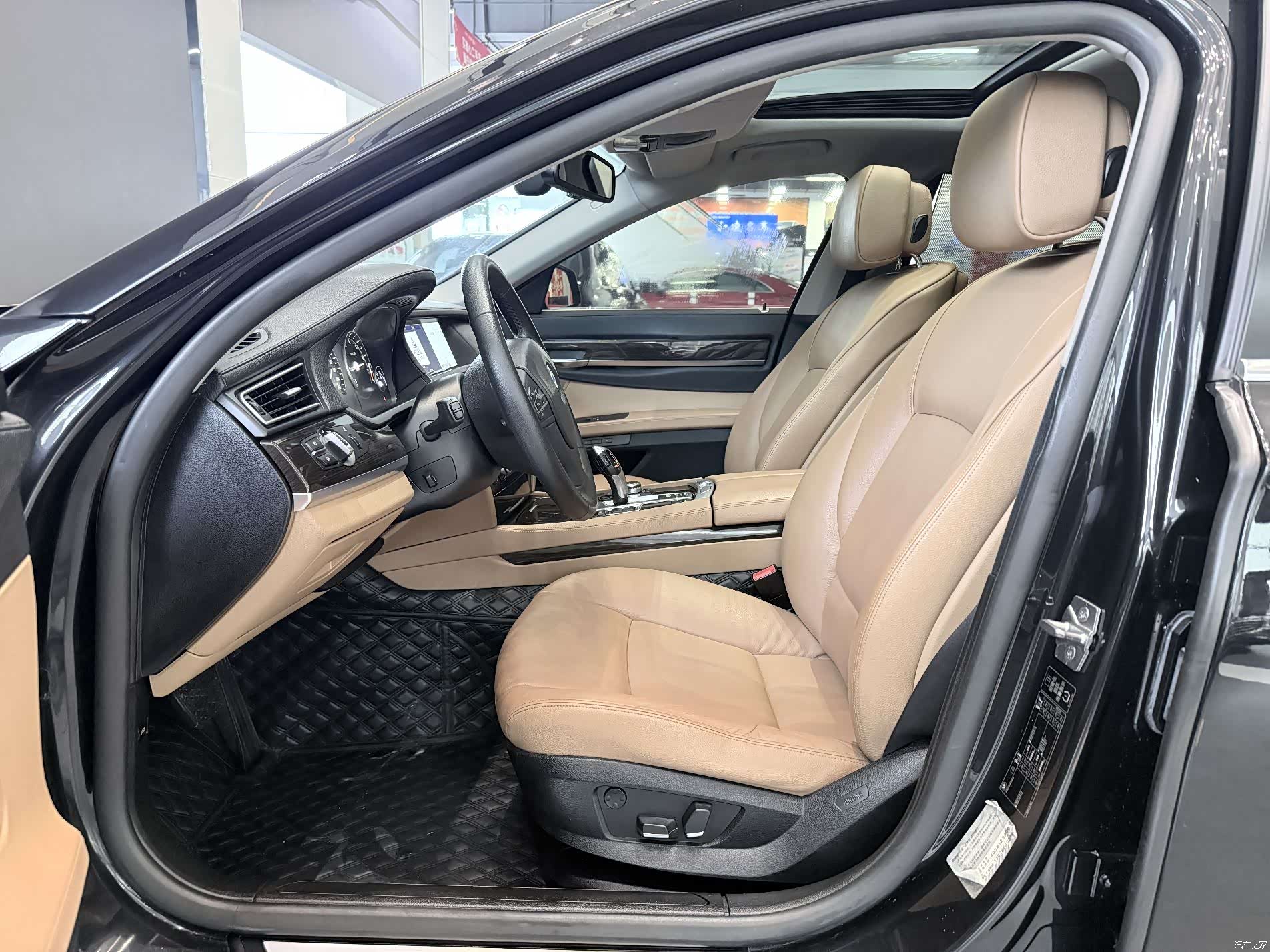 BMW 7 Series, 2012 8