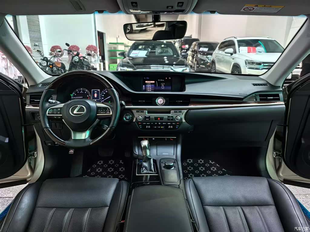 Lexus ES, 2017 9
