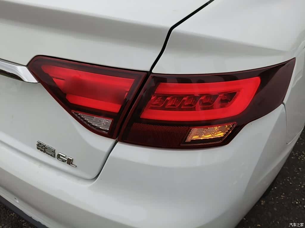 Geely Emgrand, 2021 8