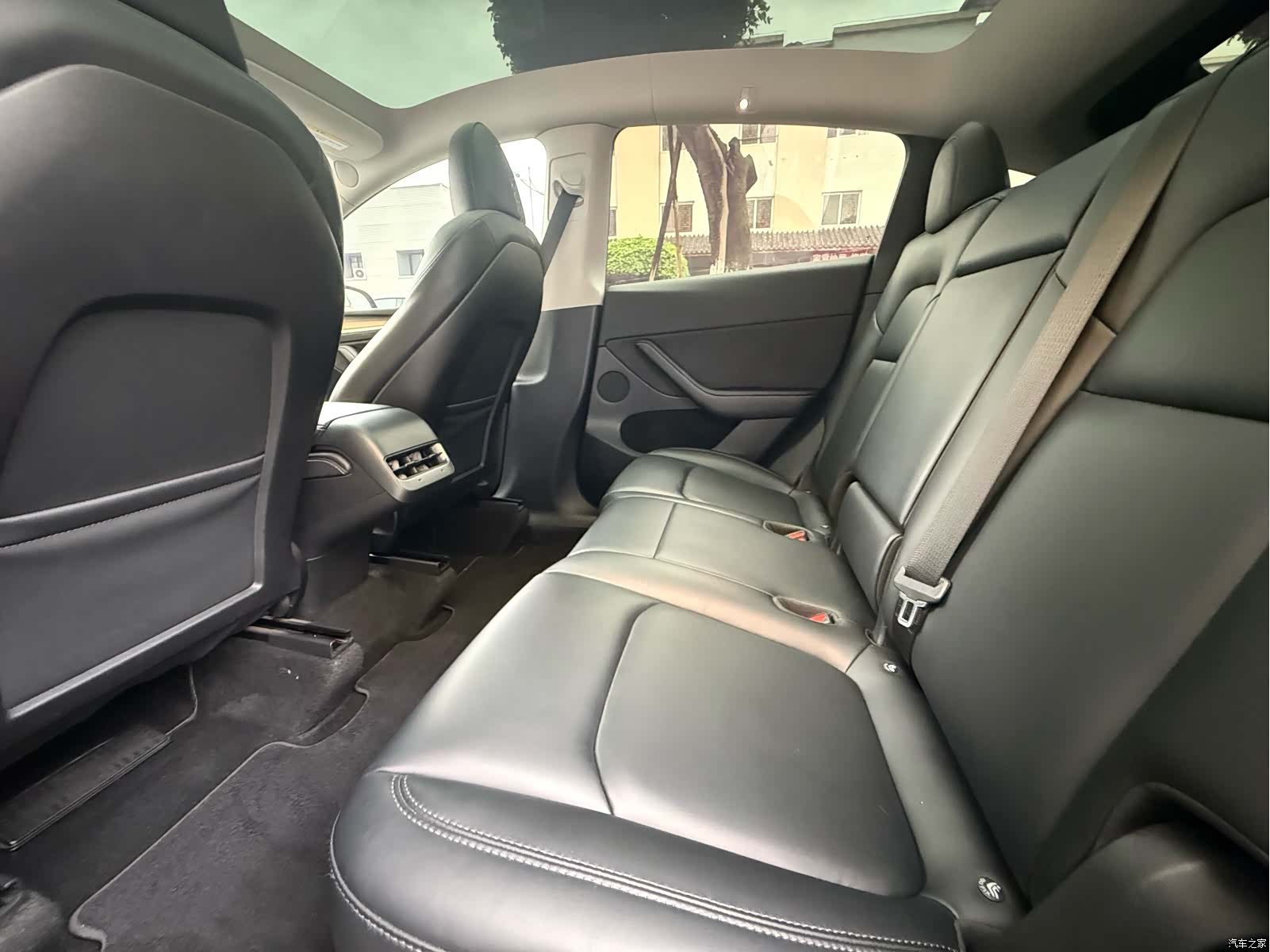 Tesla Model Y, 2022 9