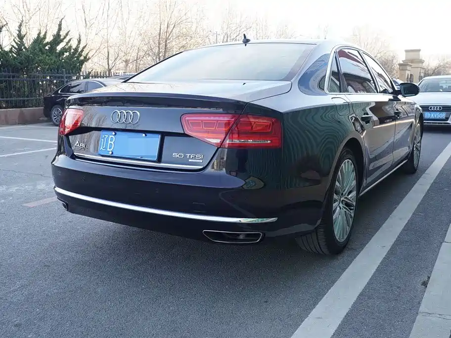 Audi A8