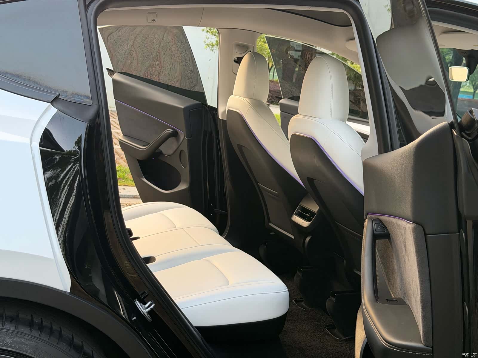 Tesla Model Y, 2023 12