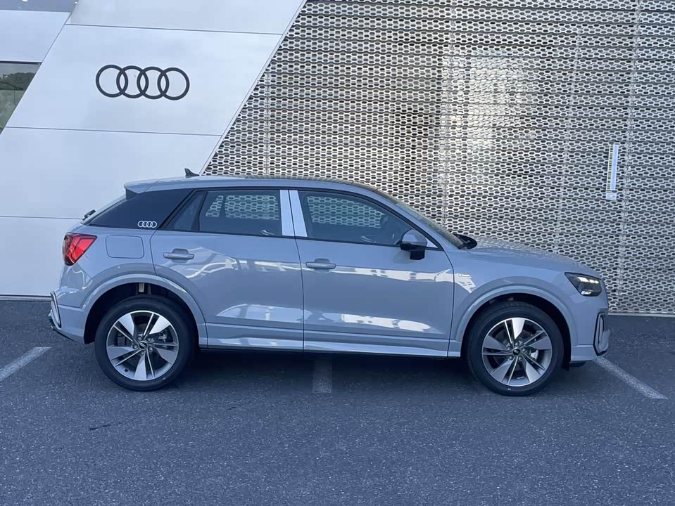 Audi Q2L