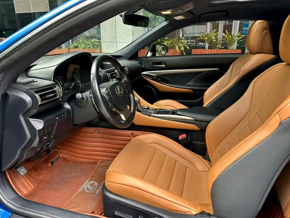 Lexus RC