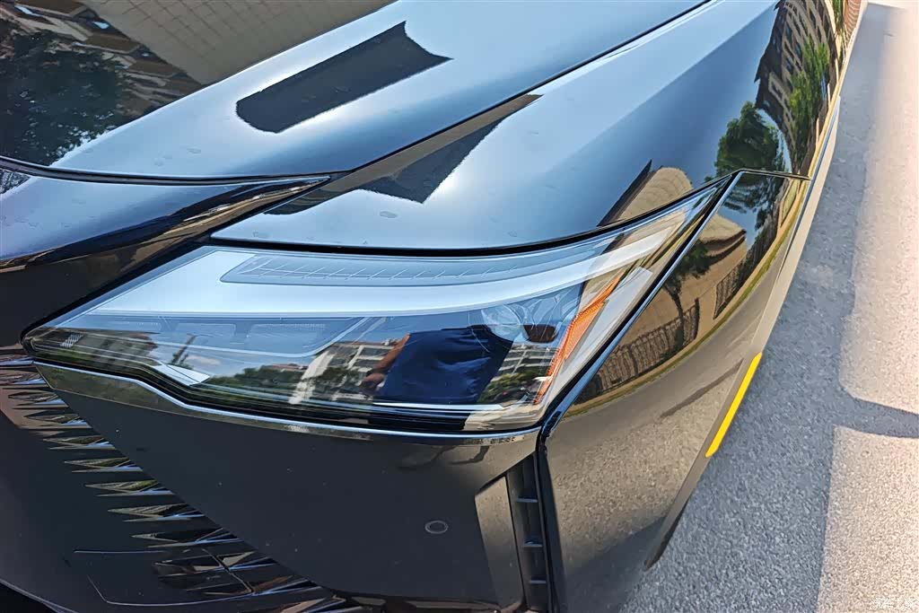 Lexus RZ, 2024 все фото