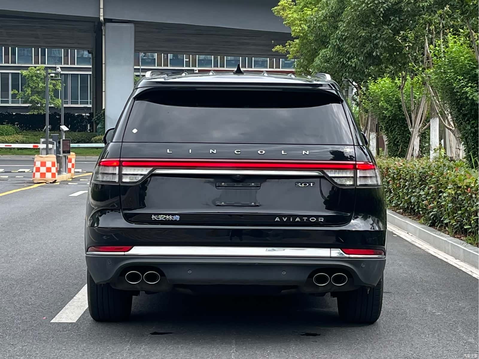 Lincoln Aviator, 2022 все фото