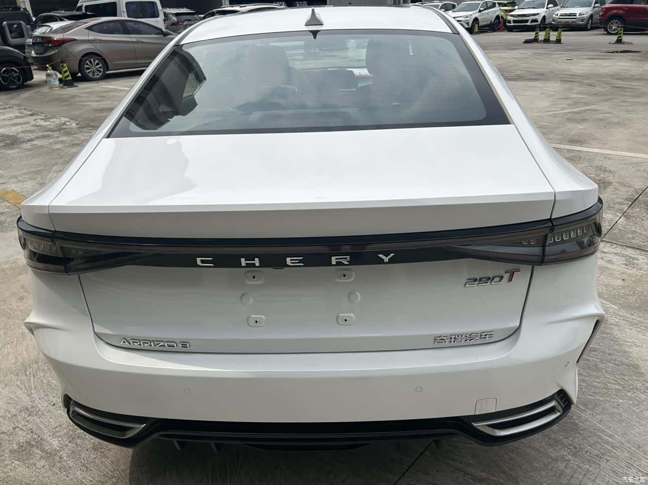 Chery Arrizo 8, 2022 15