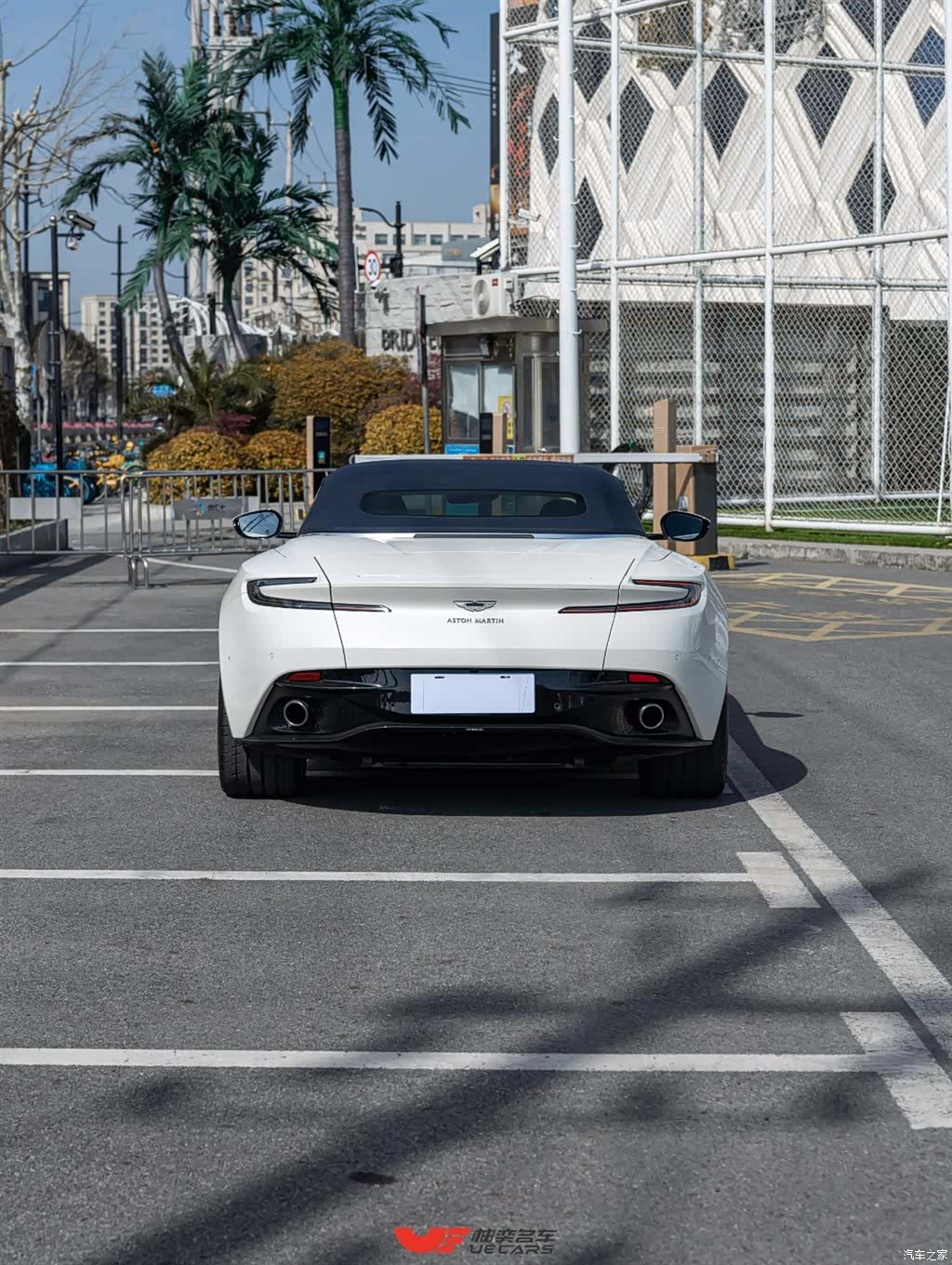 Aston Martin DB11, 2019 все фото