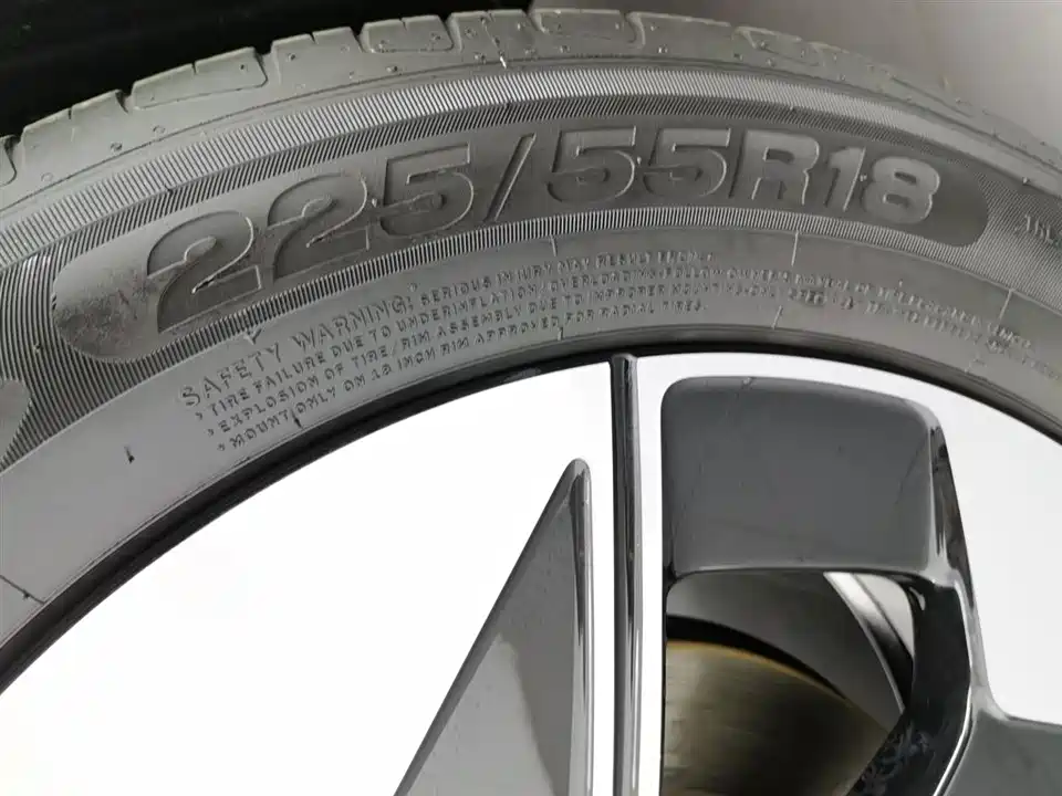 Geely Galaxy Galaxy E5