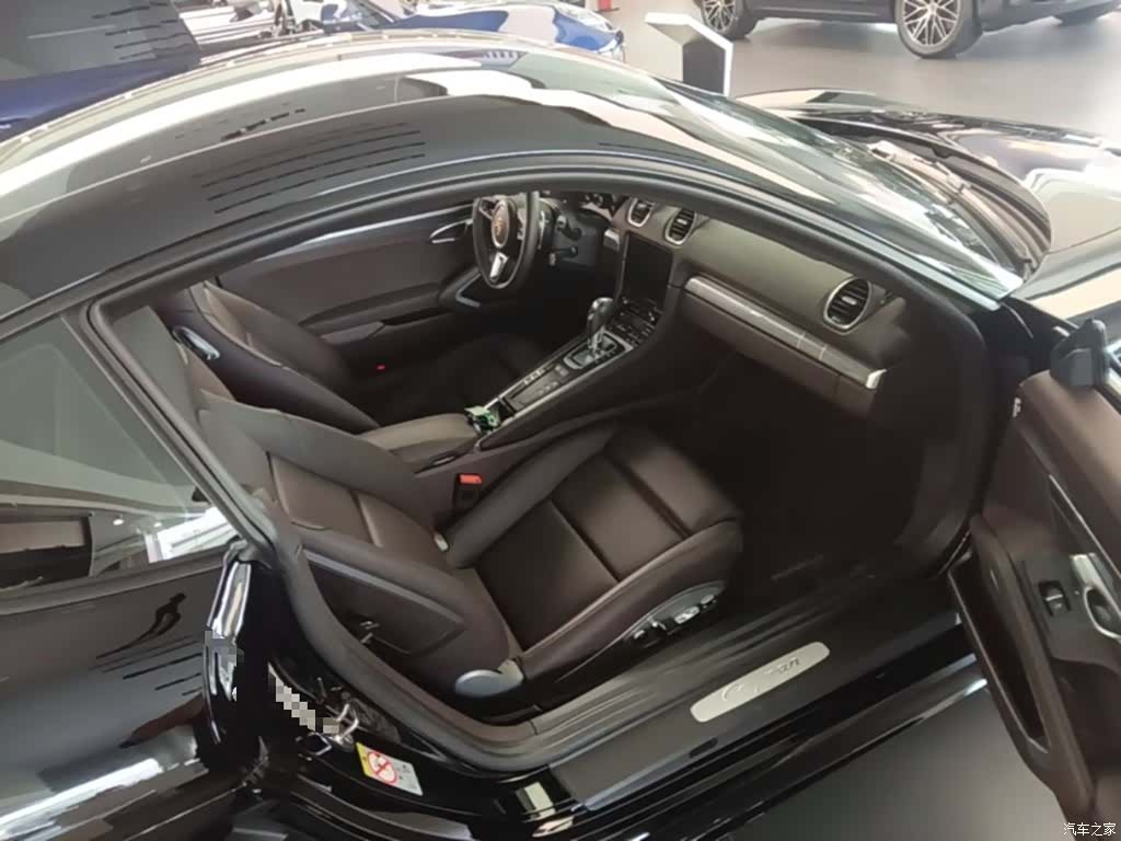 Porsche Cayman, 2025 11