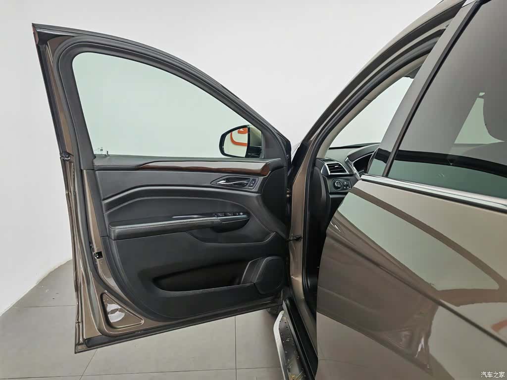 Cadillac SRX, 2014 8