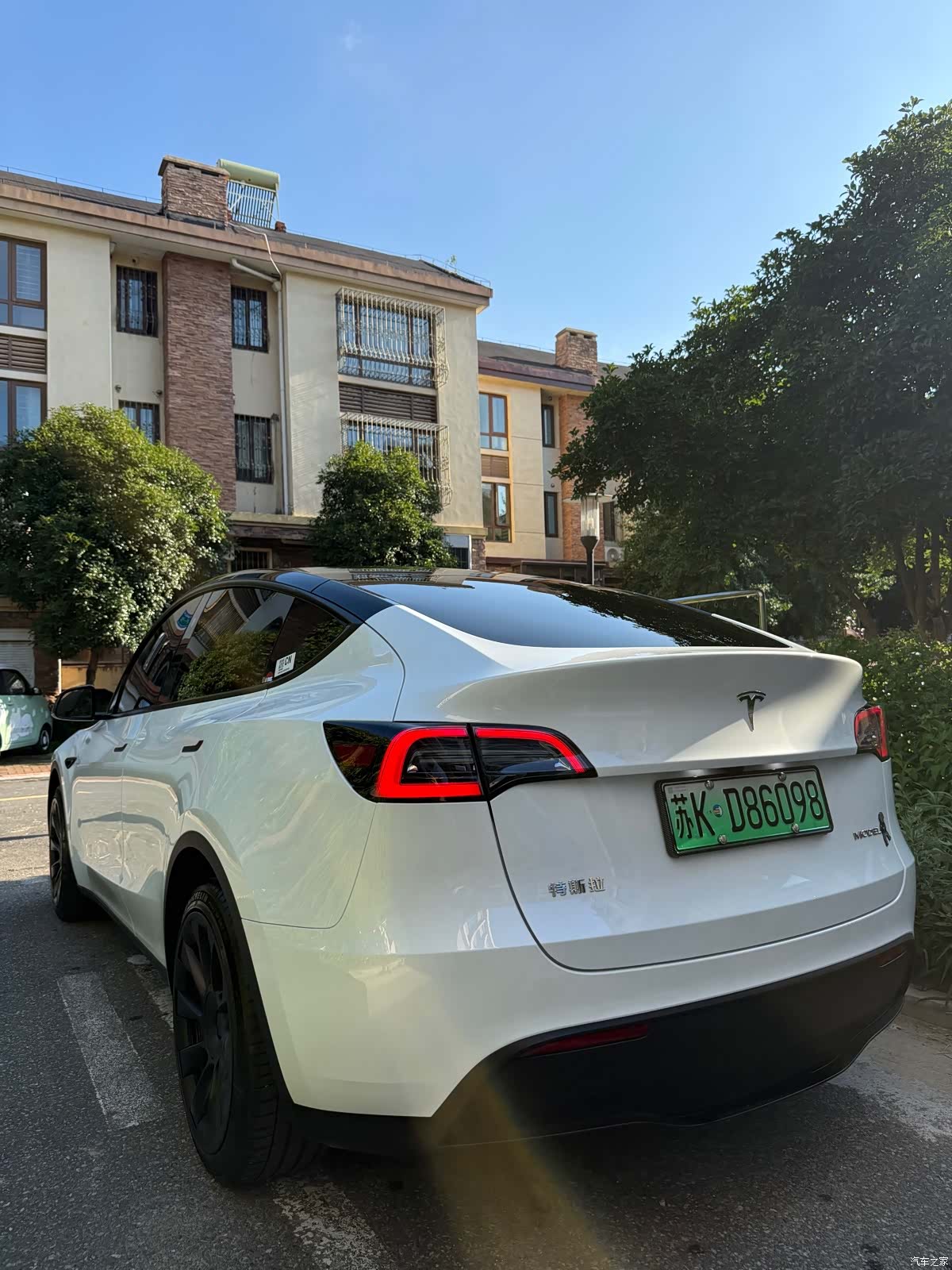 Tesla Model Y, 2024 9