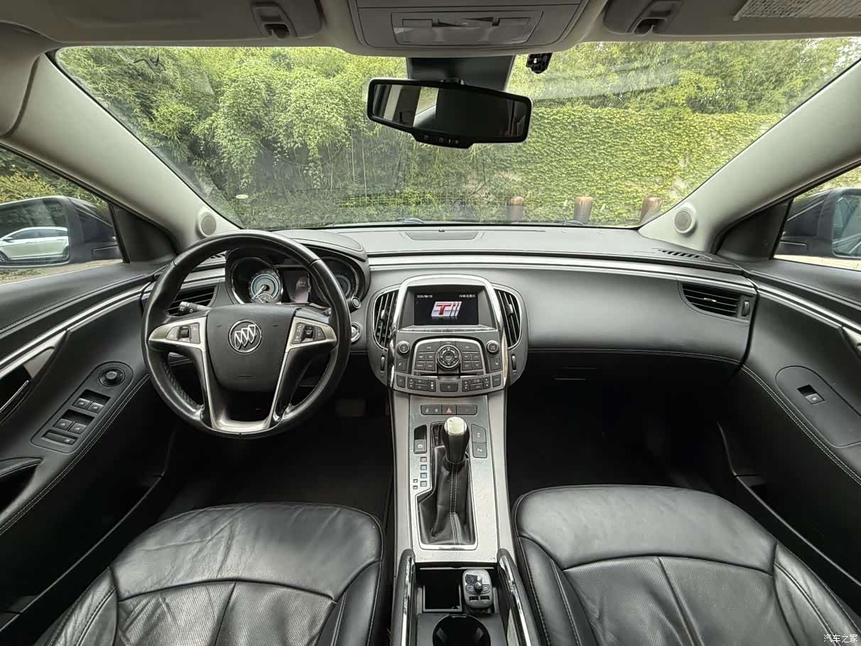 Buick LaCrosse, 2011 7