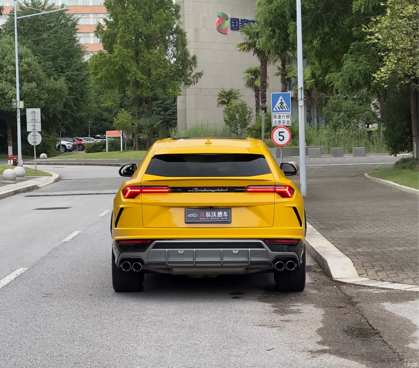 Lamborghini Urus, 2019 4
