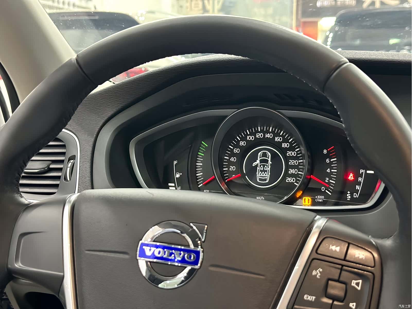 Volvo V40, 2016 23