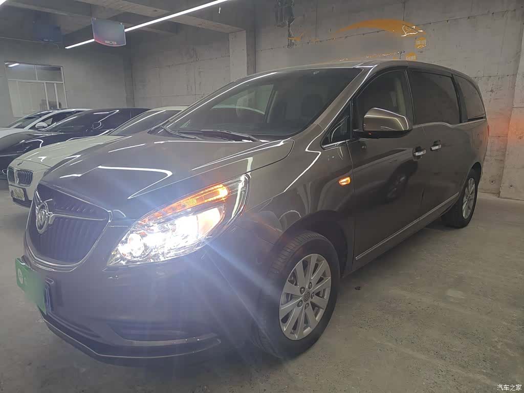 Buick GL8, 2018 1