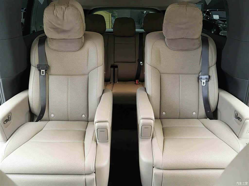 Li Auto MEGA, 2025 15