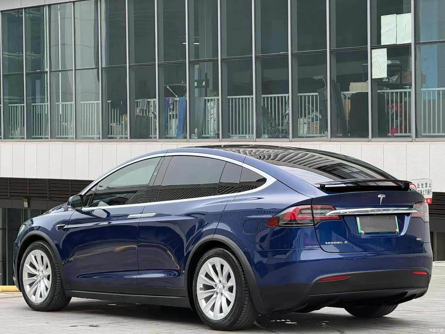 Tesla Model X, 2018 9