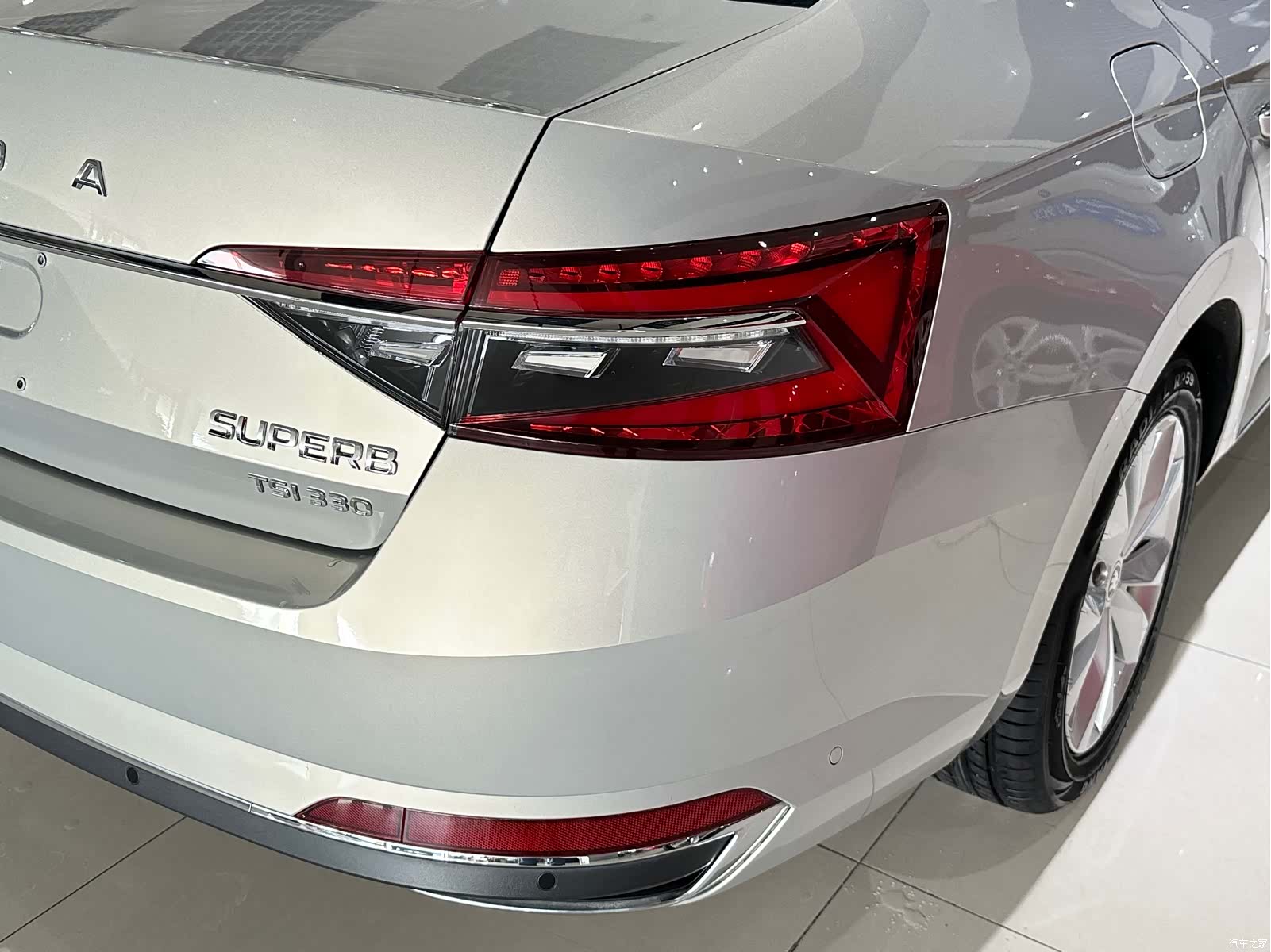 Skoda Superb, 2020 9