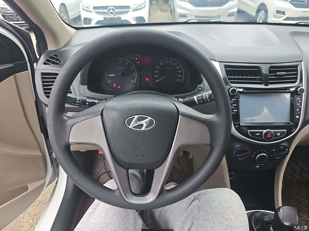 Hyundai GLS, 2016 11