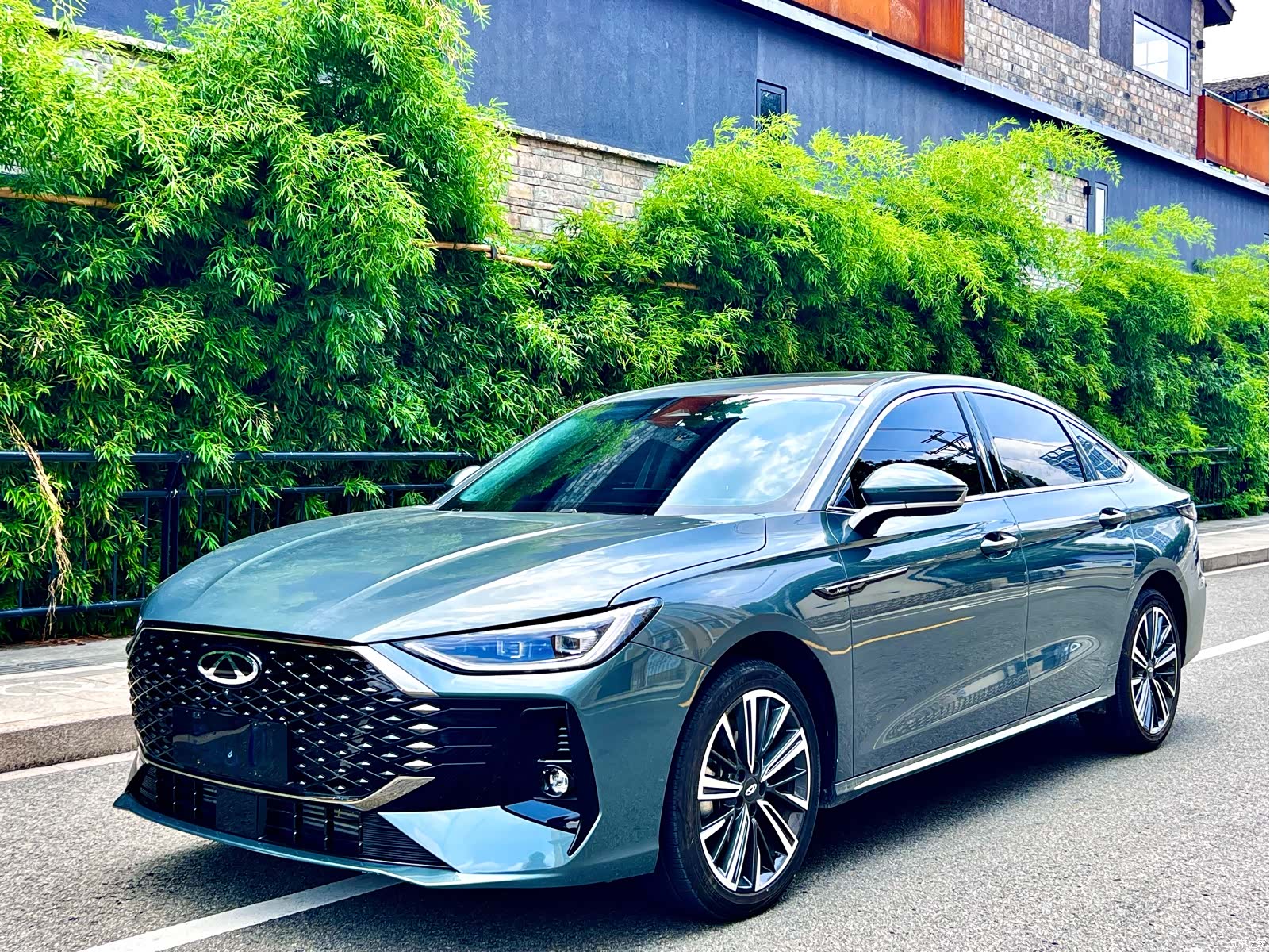 Chery Arrizo 8