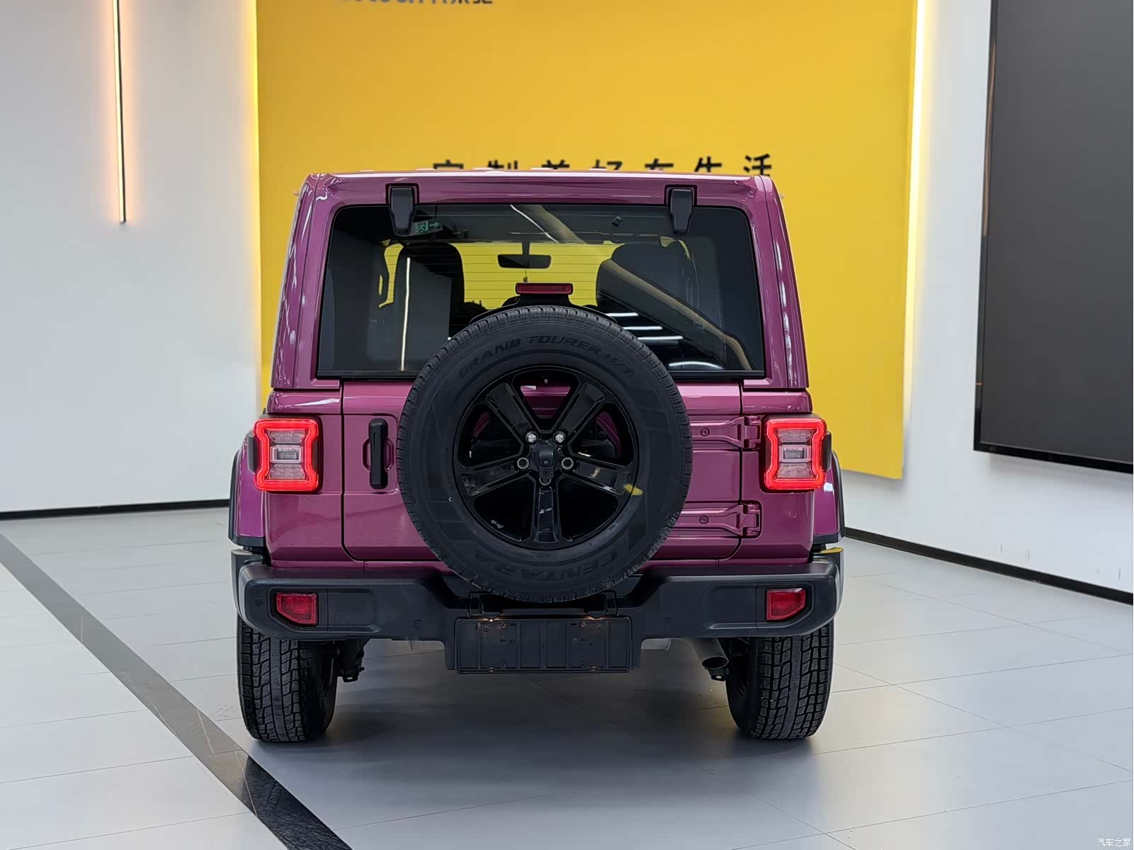 Jeep Wrangler, 2024 4