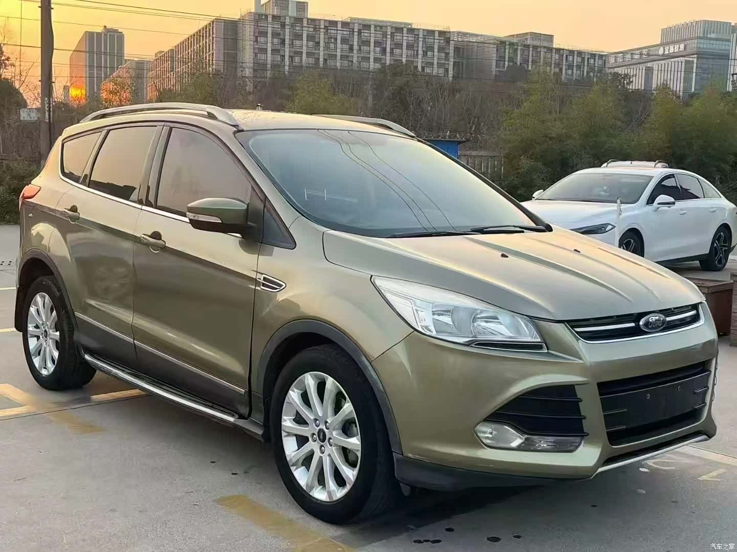 Ford Kuga, 2015 3