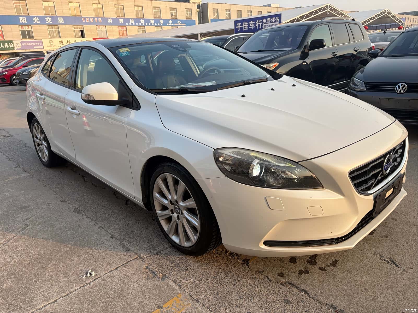 Volvo V40, 2014 3